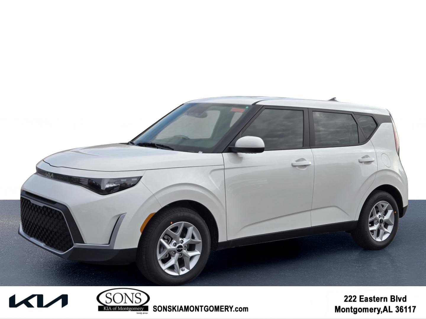 2025 Kia Soul LX's photo