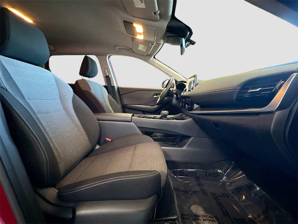 2023 Nissan Rogue SV photo 9