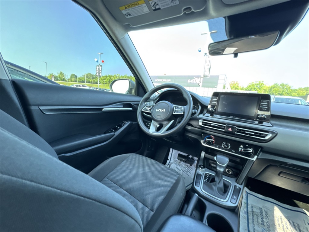 2022 Kia Seltos LX photo 15