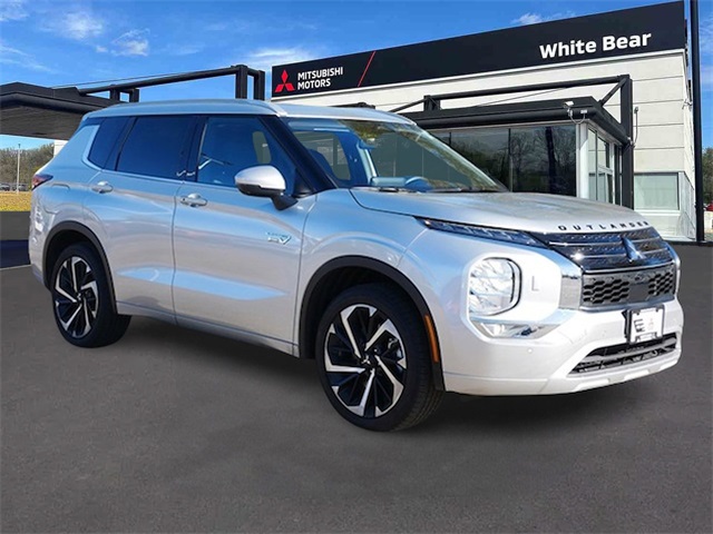 2025 Mitsubishi Outlander Plug-in Hybrid SEL's photo
