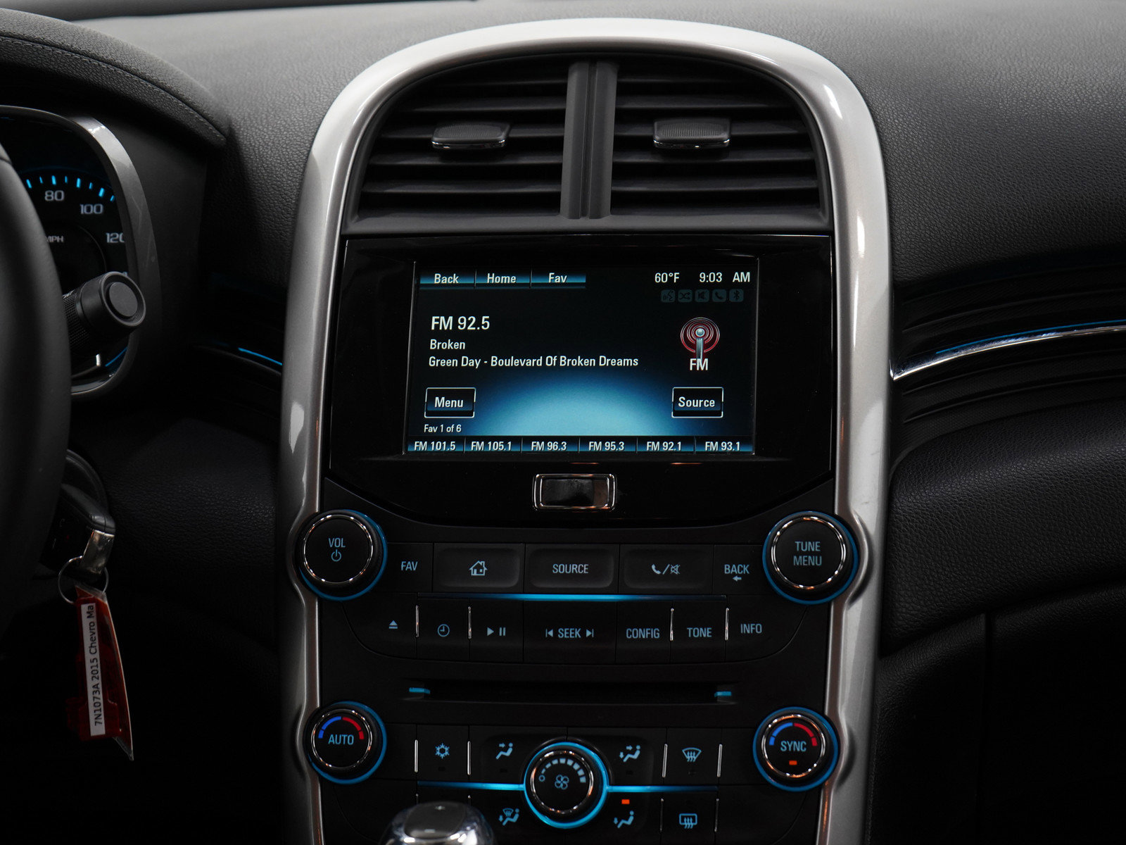 2015 Chevrolet Malibu 2LT photo 14