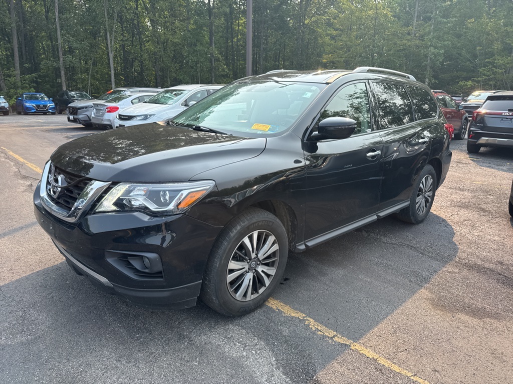 2019 Nissan Pathfinder SV photo 4