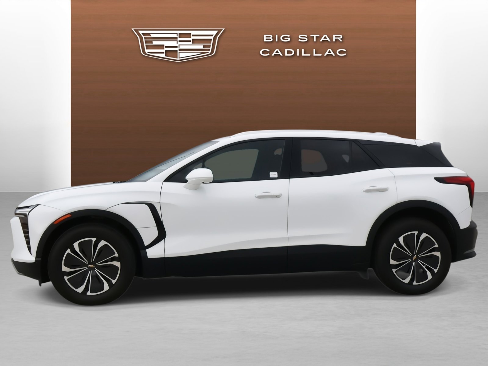 Used 2024 Chevrolet Blazer EV LT with VIN 3GNKDBRJ8RS190602 for sale in Friendswood, TX