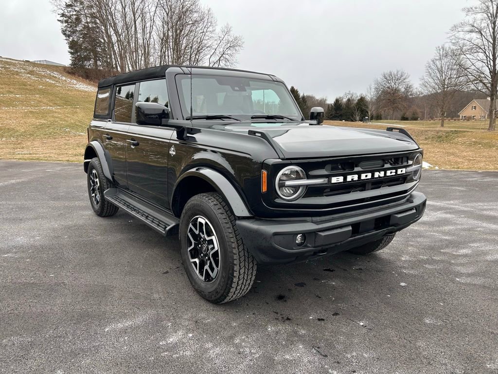 2025 Ford Bronco 4-Door Outer Banks's photo