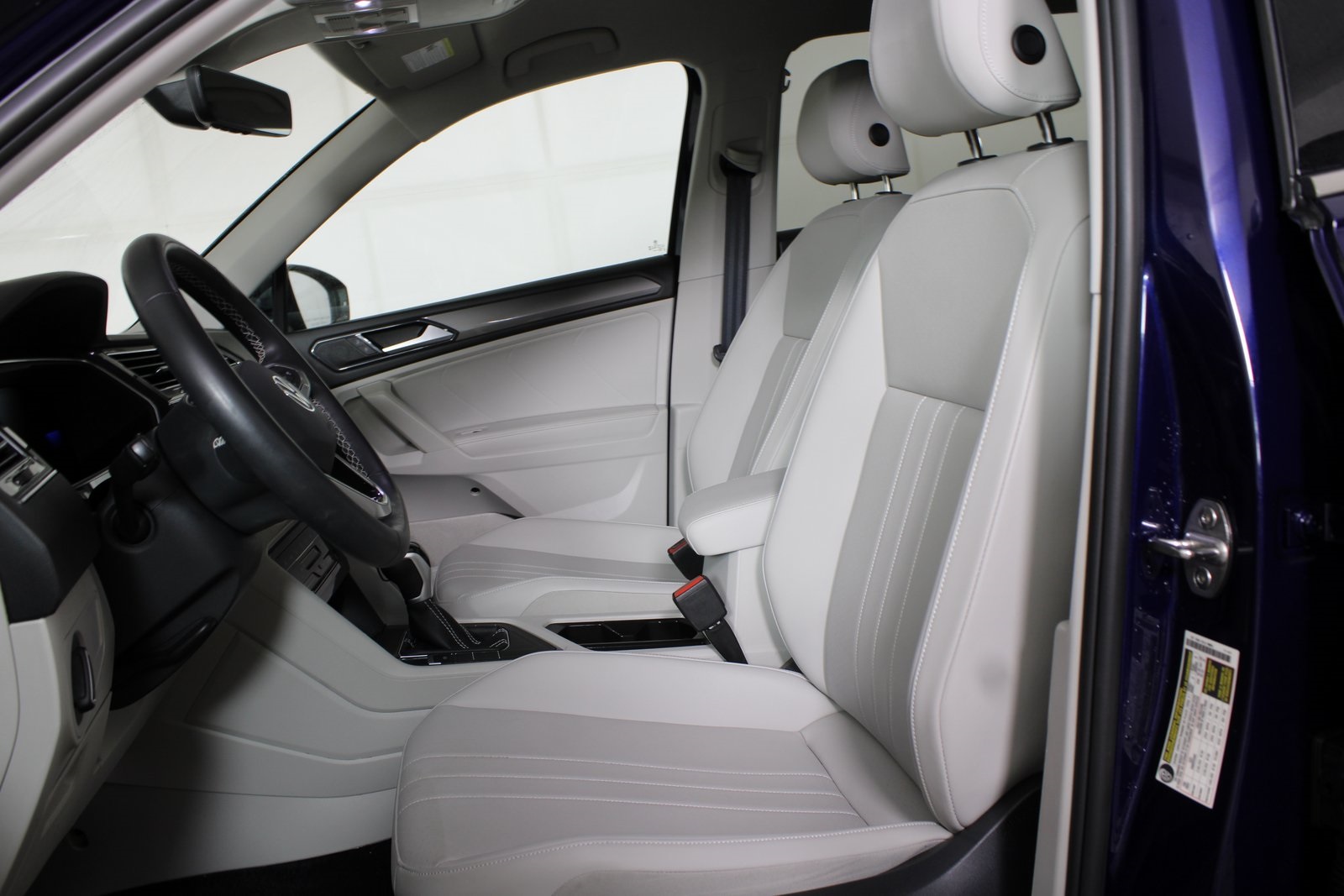2023 Volkswagen Tiguan SE photo 7