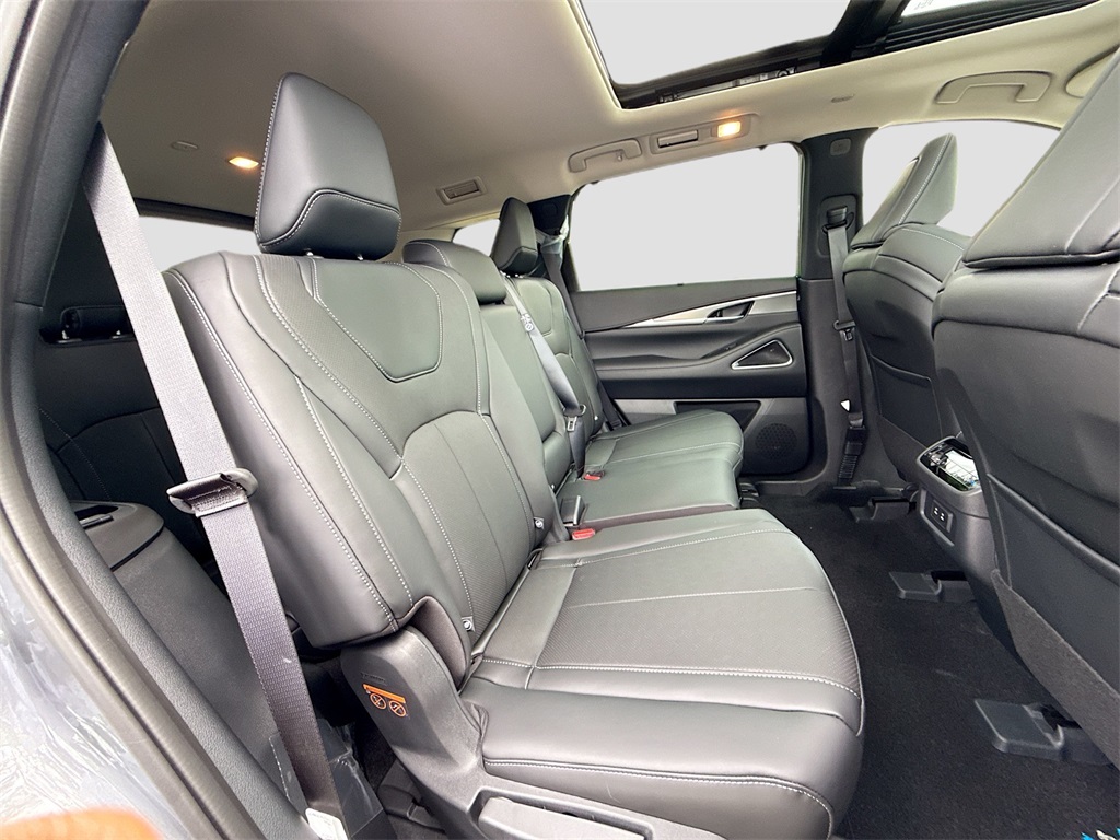 2026 Infiniti QX60 Luxe photo 31