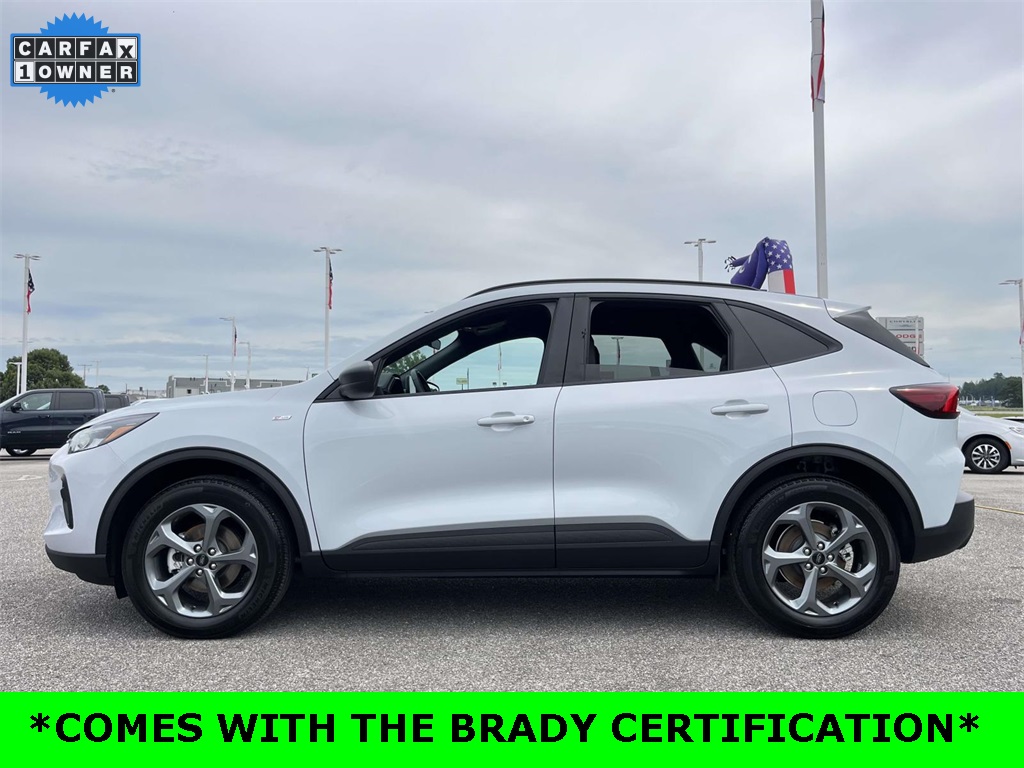 2025 Ford Escape ST-Line photo 2
