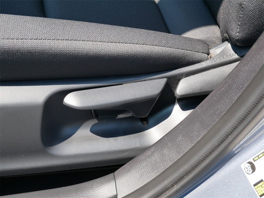 2025 Toyota Corolla LE photo 16