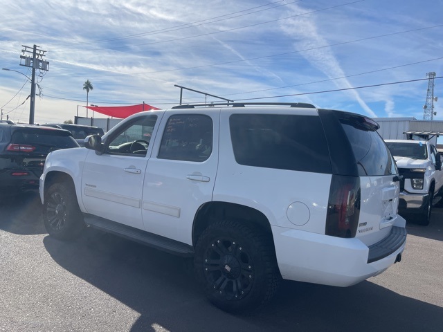 2011 Gmc Yukon SLE photo 2