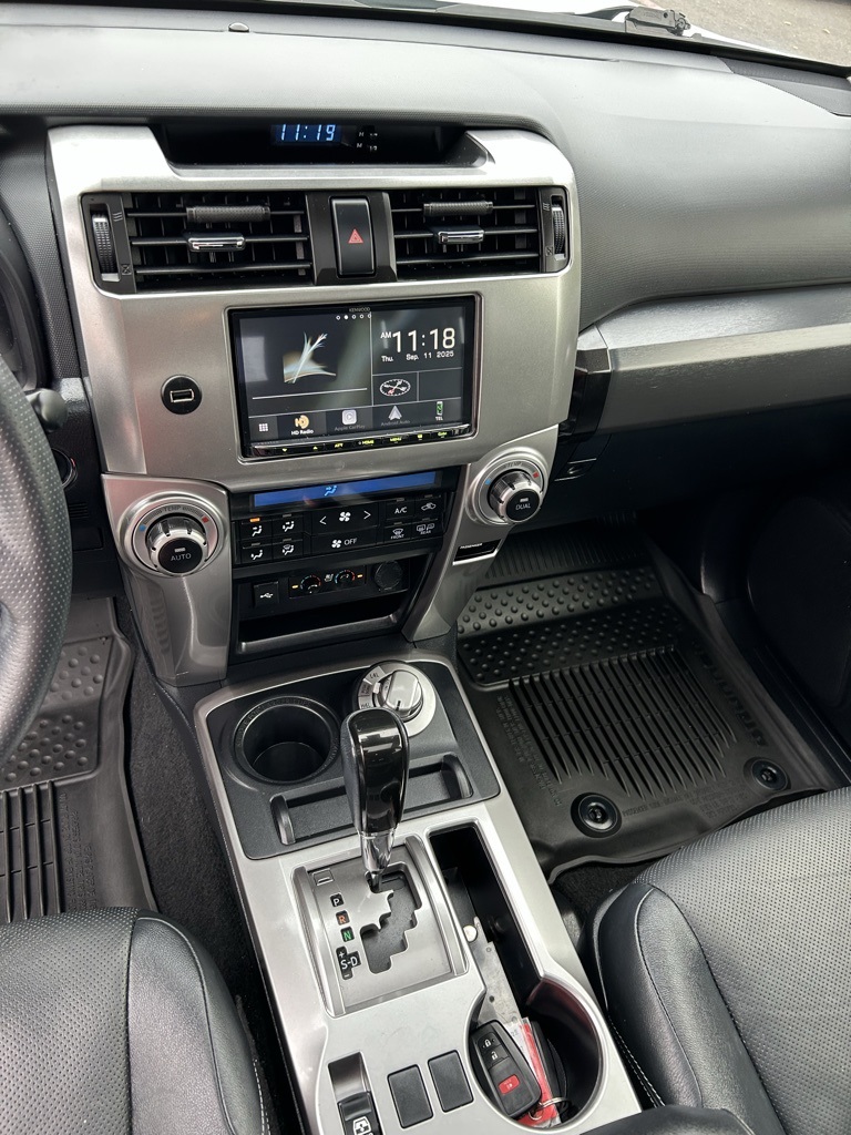 2022 Toyota 4Runner Limited photo 21
