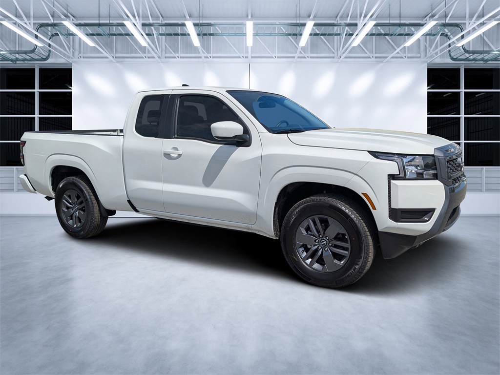 2025 Nissan Frontier SV's photo