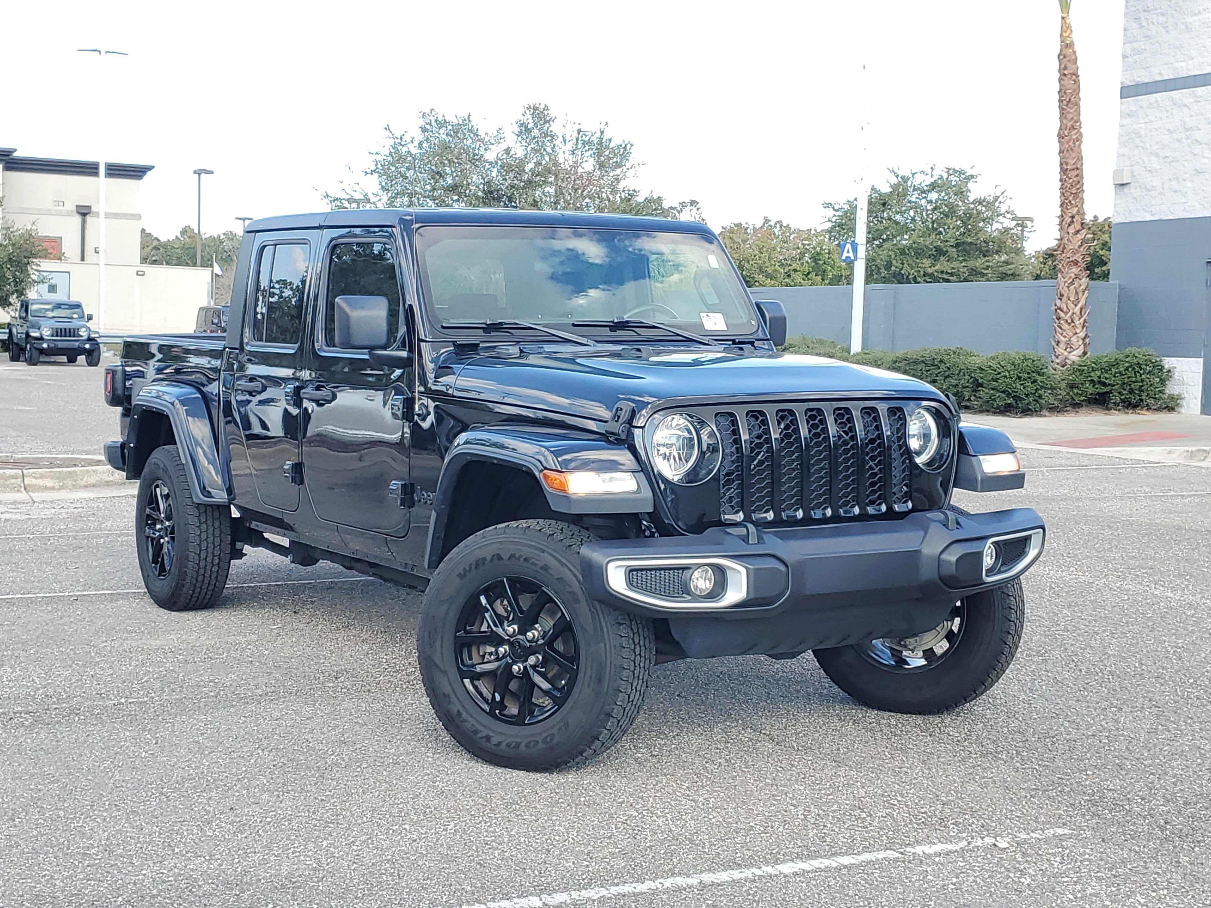 2021 Jeep Gladiator Sport S's photo