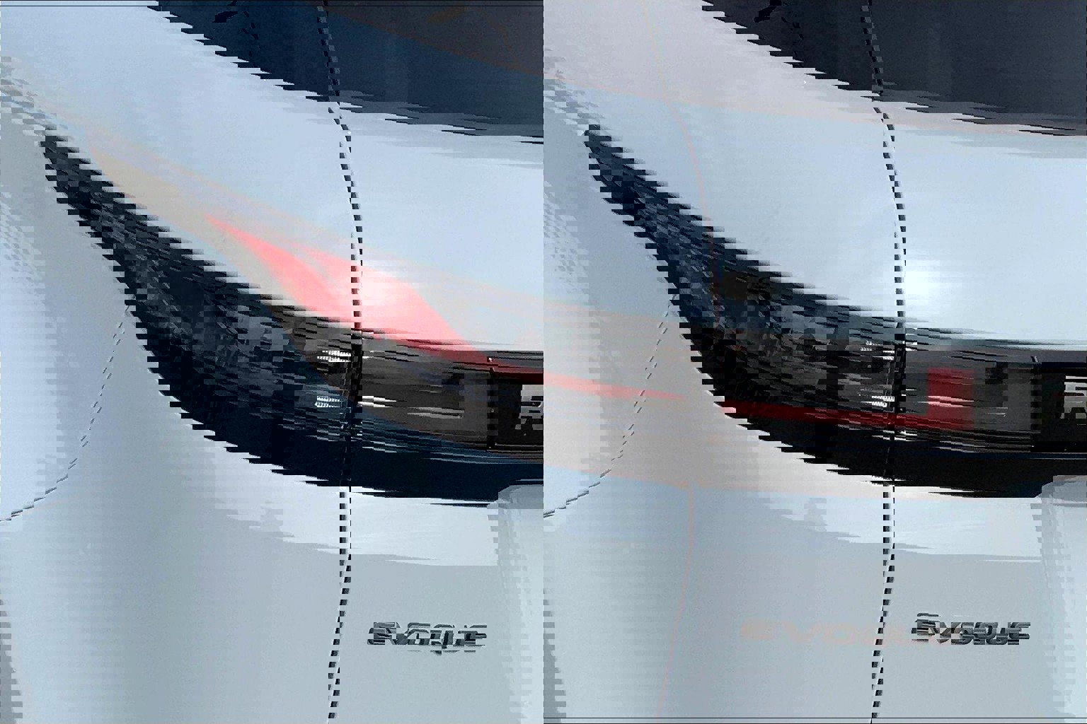 2026 Land Rover Range Rover Evoque S photo 4