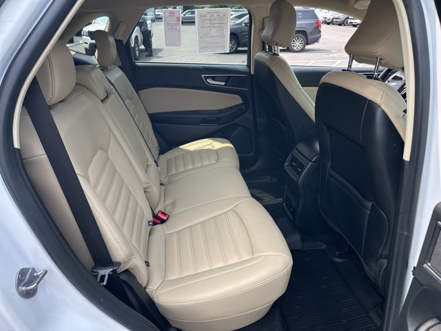 2022 Ford Edge SEL photo 35