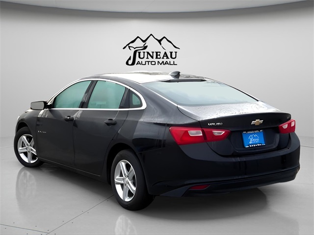 2023 Chevrolet Malibu LS photo 3