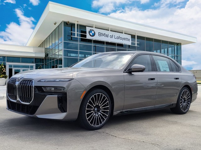 2025 BMW 7 Series 740i