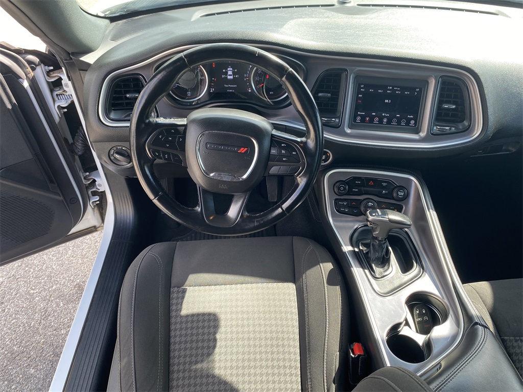 2019 Dodge Challenger SXT photo 14