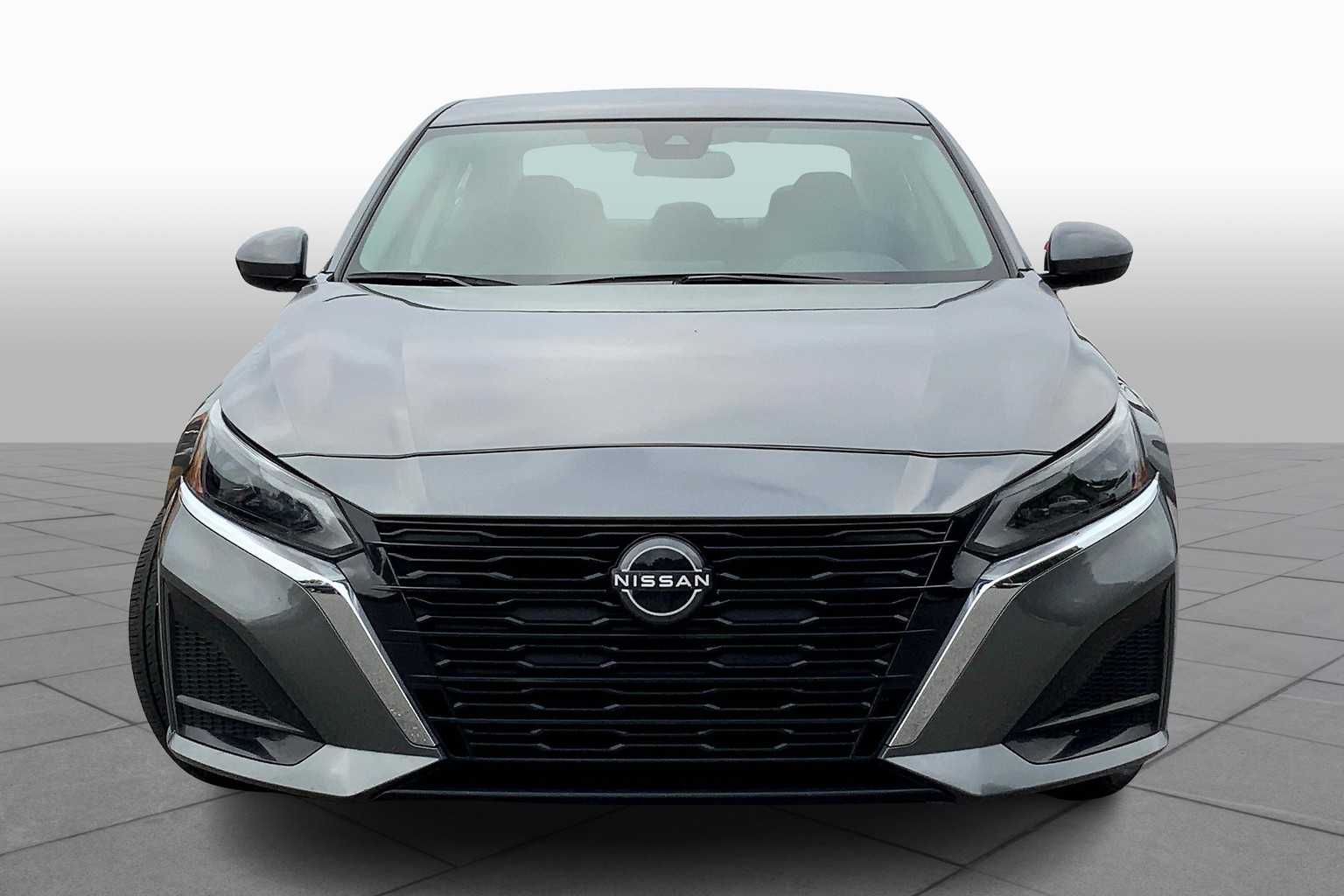 2023 Nissan Altima 2.5 SV photo 2