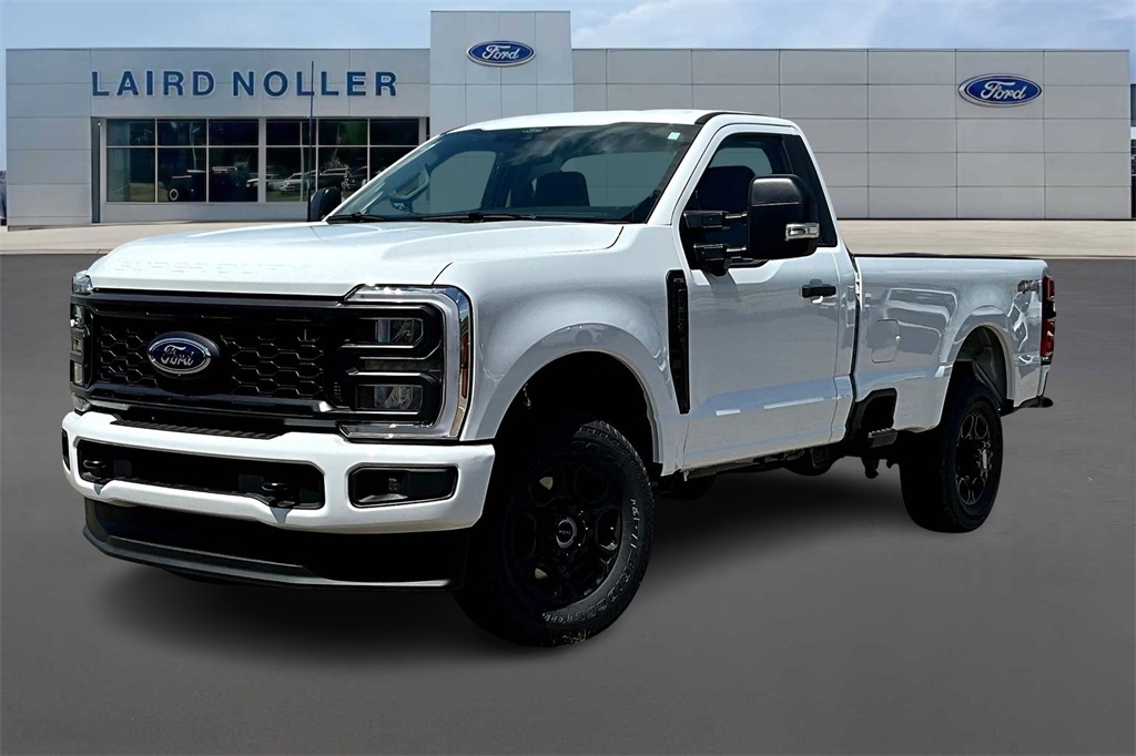 2025 Ford F-350 Super Duty XL's photo