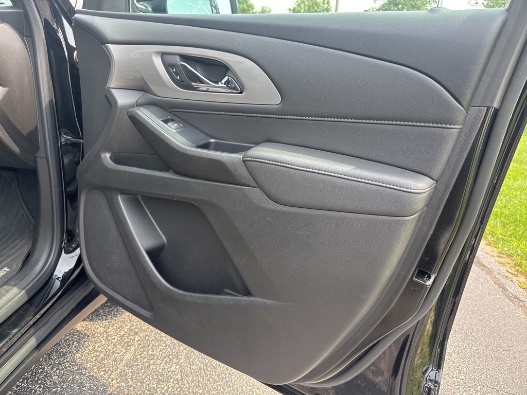 2022 Chevrolet Traverse Cloth photo 23