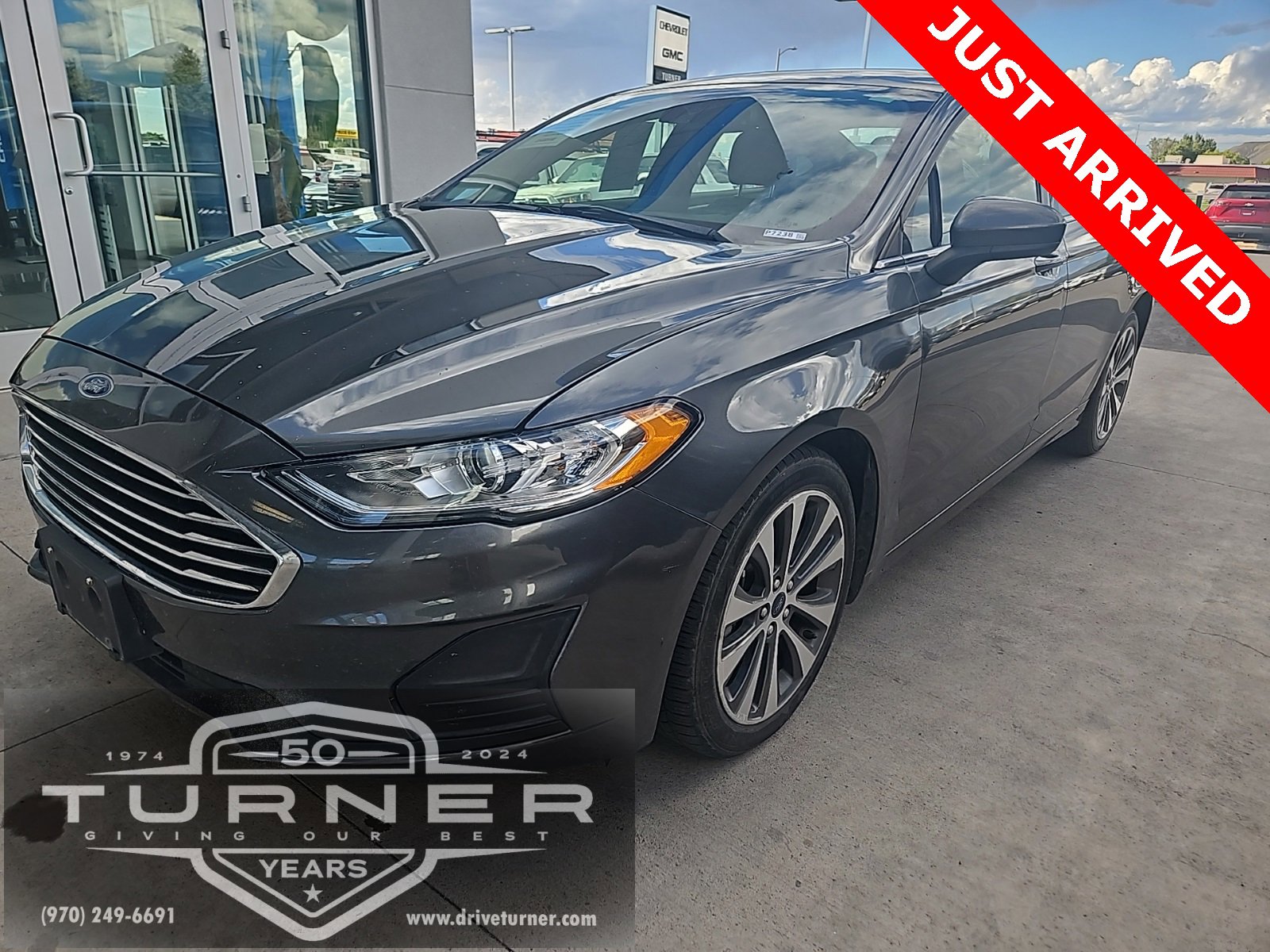 2020 Ford Fusion SE photo 4