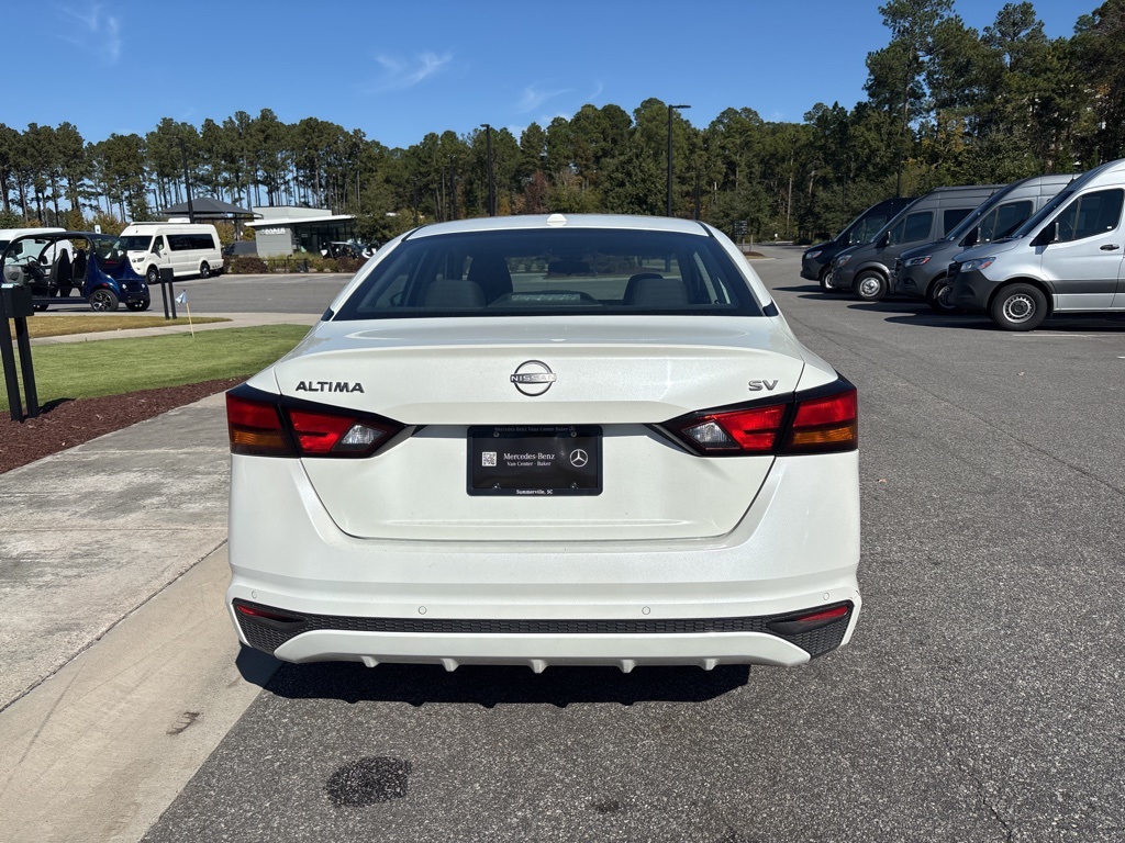2023 Nissan Altima 2.5 SV photo 2