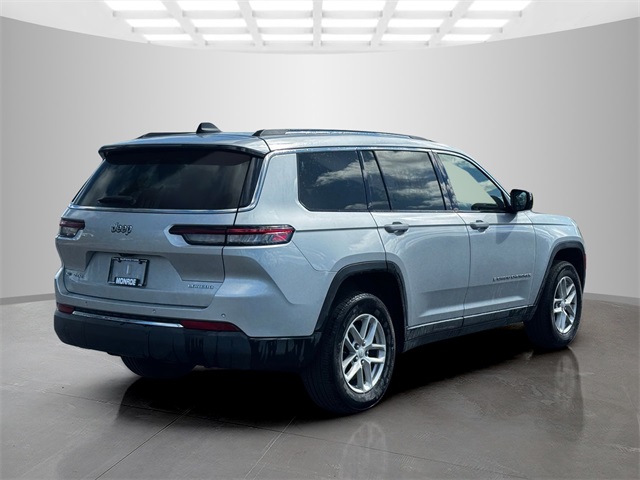 2022 Jeep Grand Cherokee Laredo photo 6