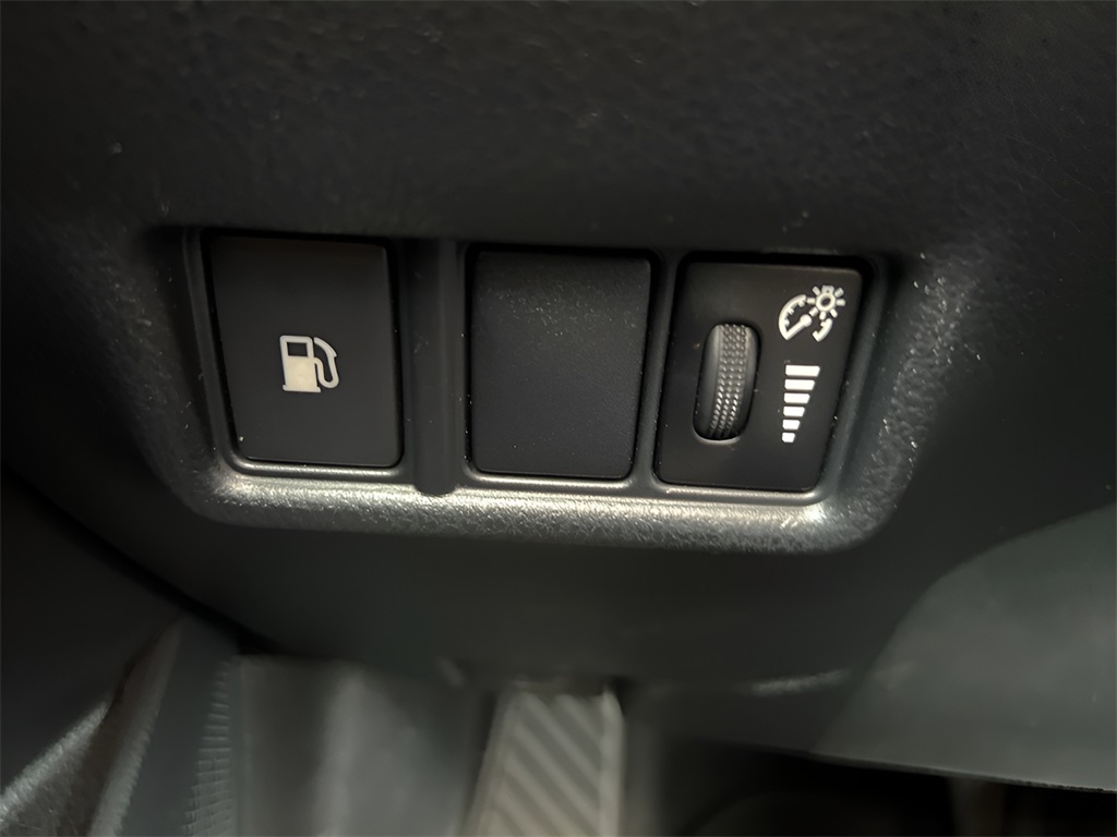2018 Toyota C-HR XLE photo 17