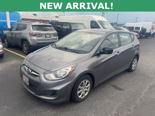 2014 Hyundai Accent GS photo 3