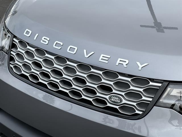 2025 Land Rover Discovery P300 S photo 4