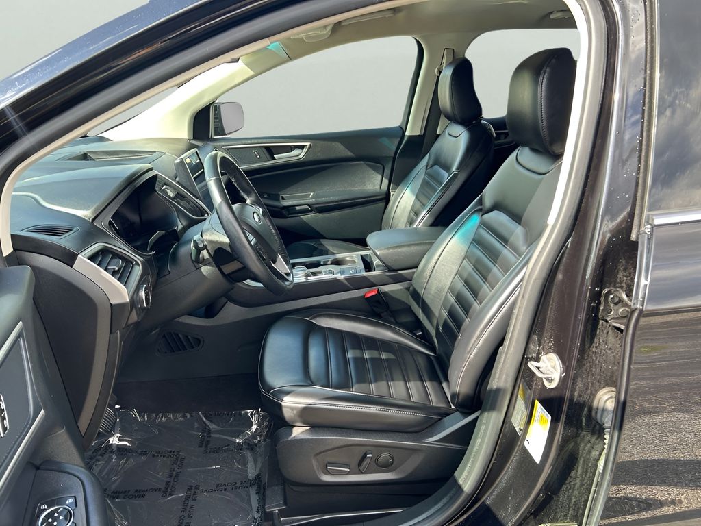 2023 Ford Edge SEL photo 9