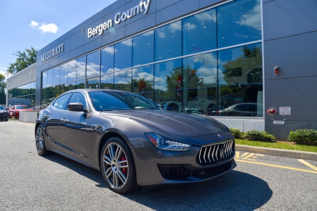 2021 Maserati Ghibli S Q4 photo 2