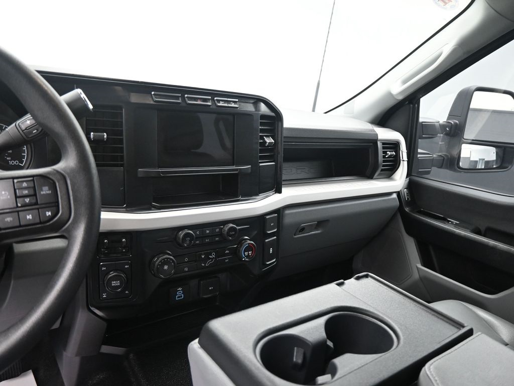 2024 Ford F-250 photo 5