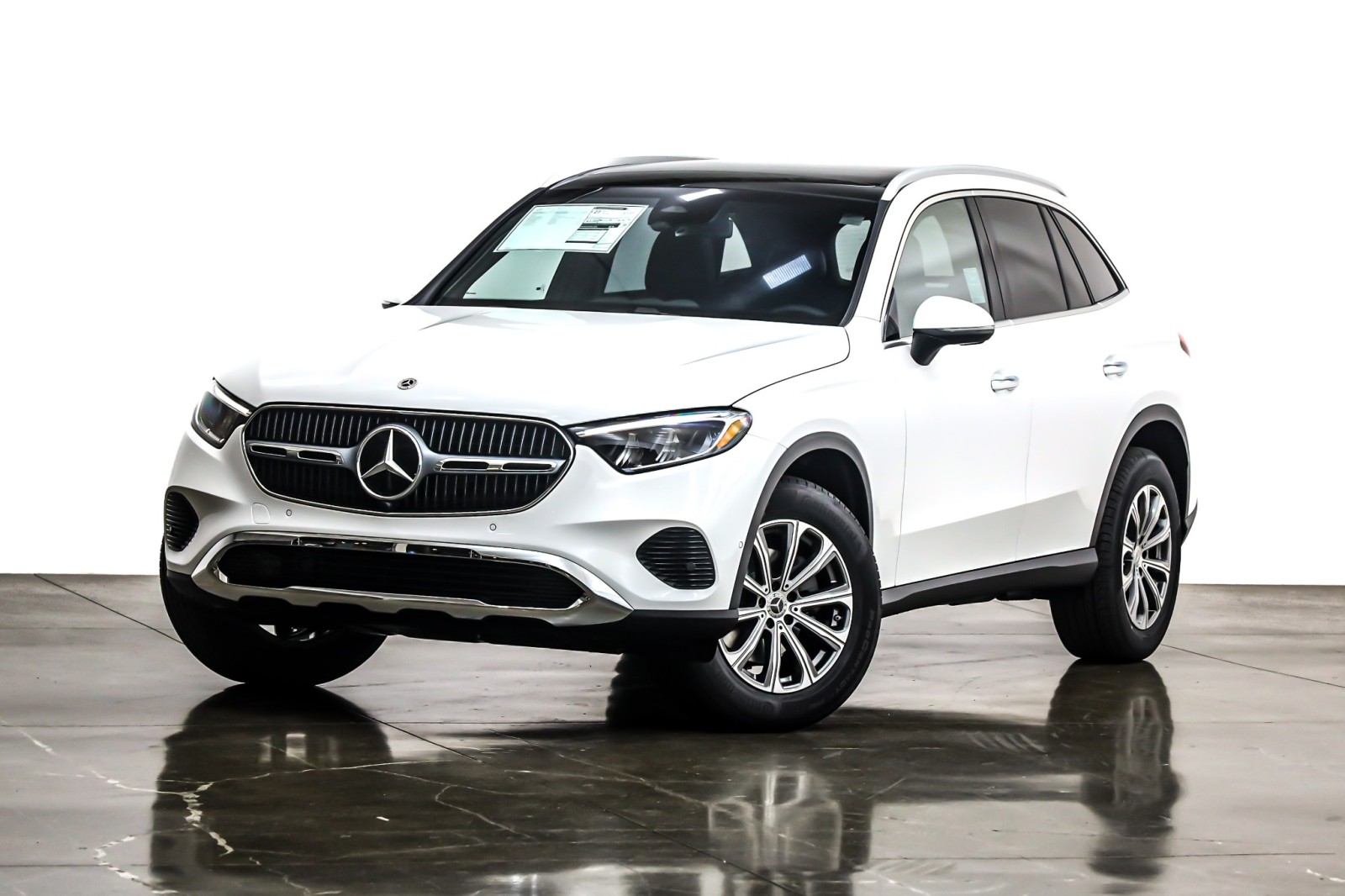 2026 Mercedes-Benz GLC Base's photo