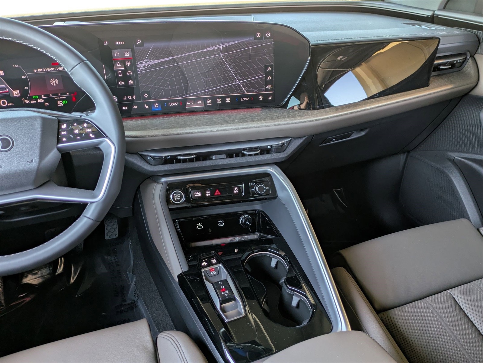 2025 Audi Q5 2.0T Premium Plus photo 4