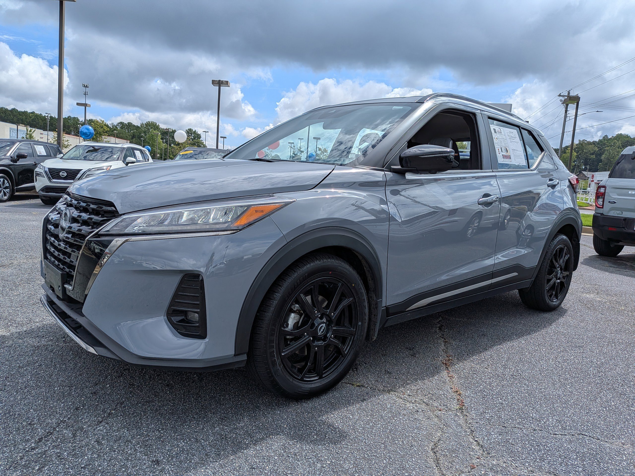 2024 Nissan Kicks SR photo 4