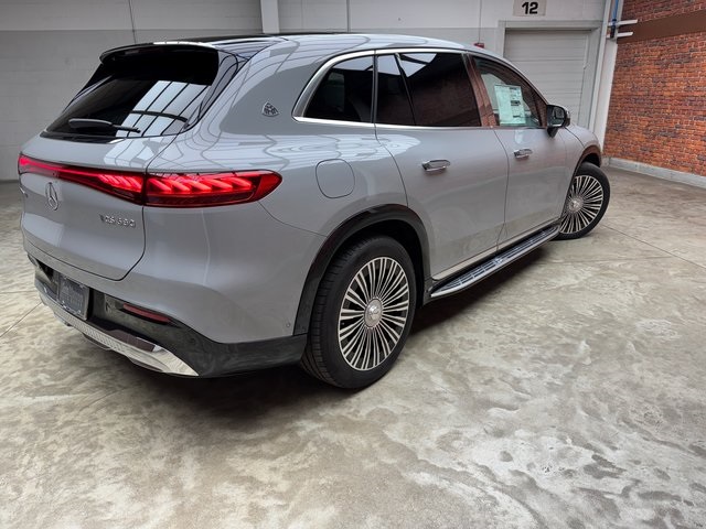 2025 Mercedes Benz EQS SUV 680 4MATIC photo 4