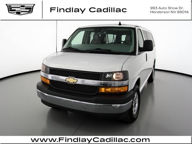 2024 Chevrolet Express Passenger LT's photo
