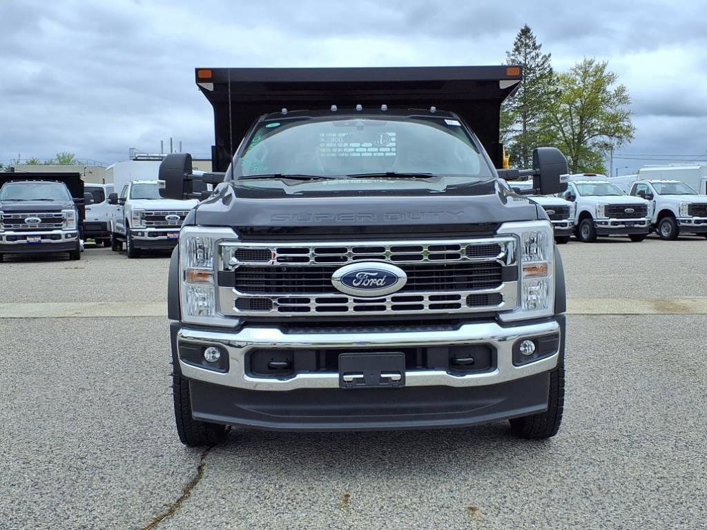 2025 Ford F-550 XL photo 2