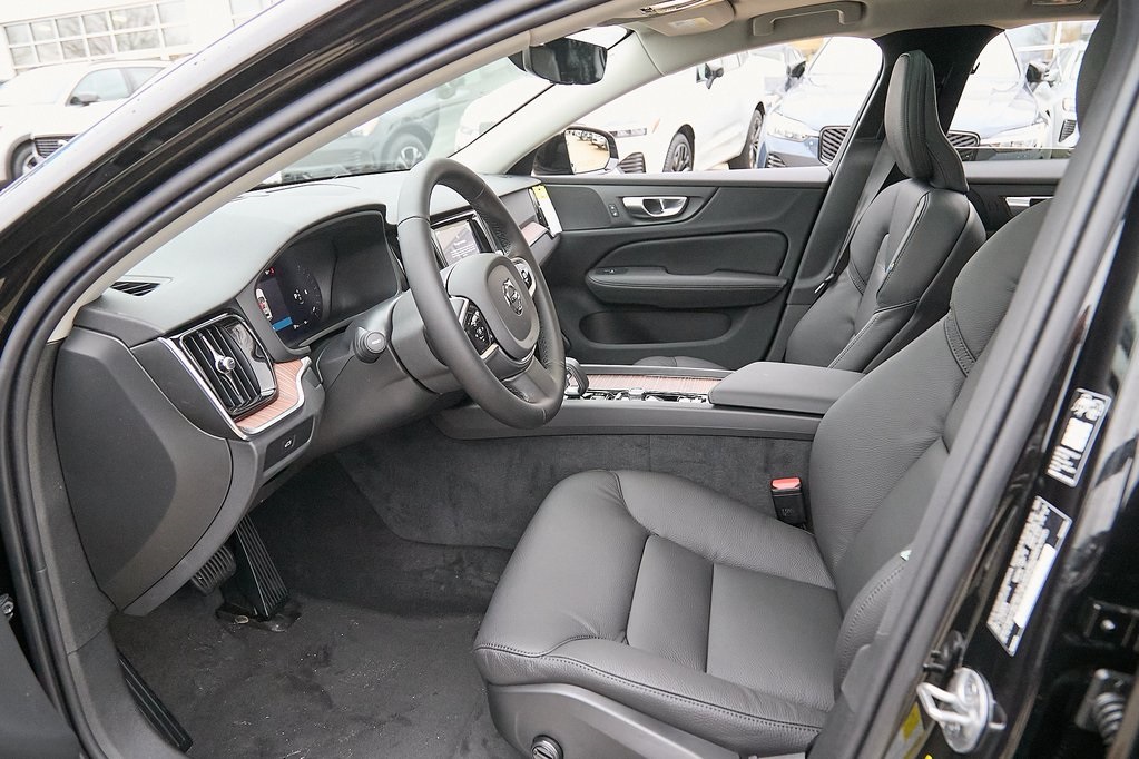 2026 VOLVO V60CC - Image 16