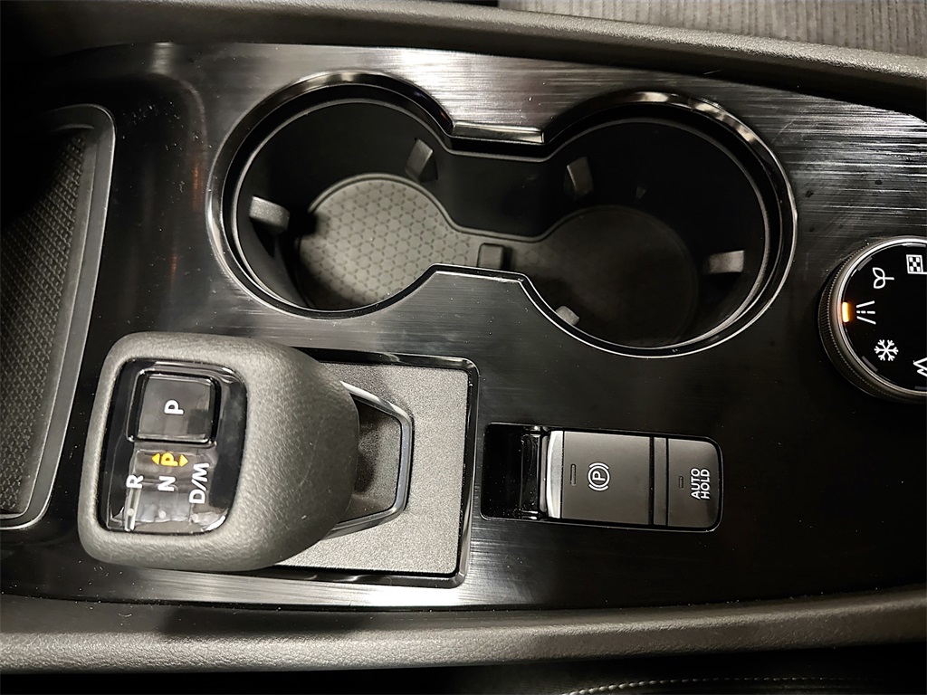 2023 Nissan Rogue SV photo 30