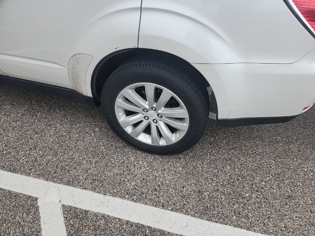 2011 Subaru Forester 2.5X Premium photo 4