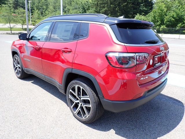 2025 Jeep Compass Limited photo 3