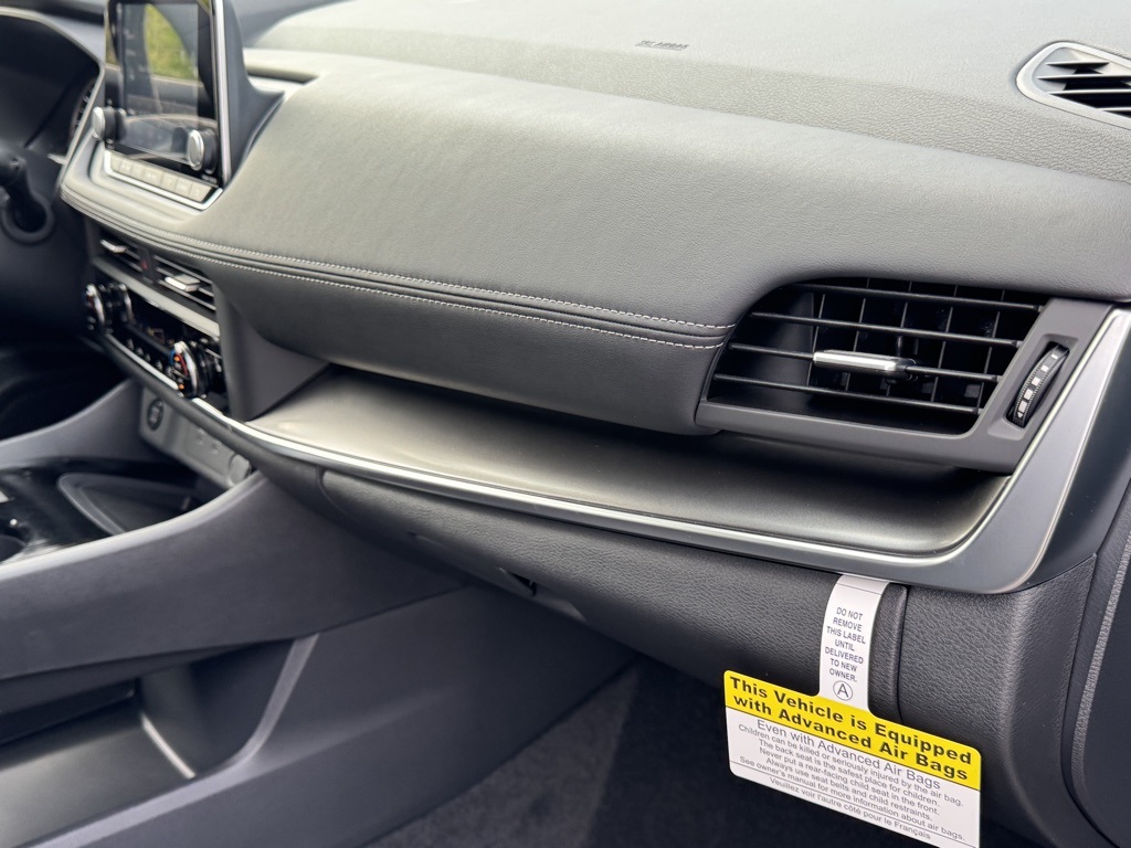 2026 Nissan Rogue SV photo 17