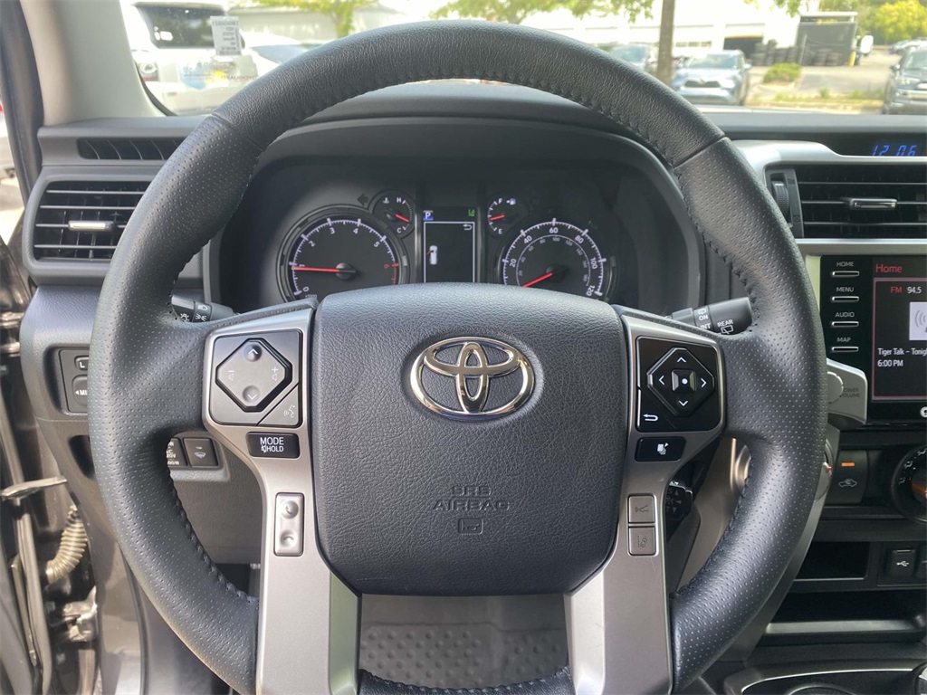 2022 Toyota 4Runner SR5 photo 24