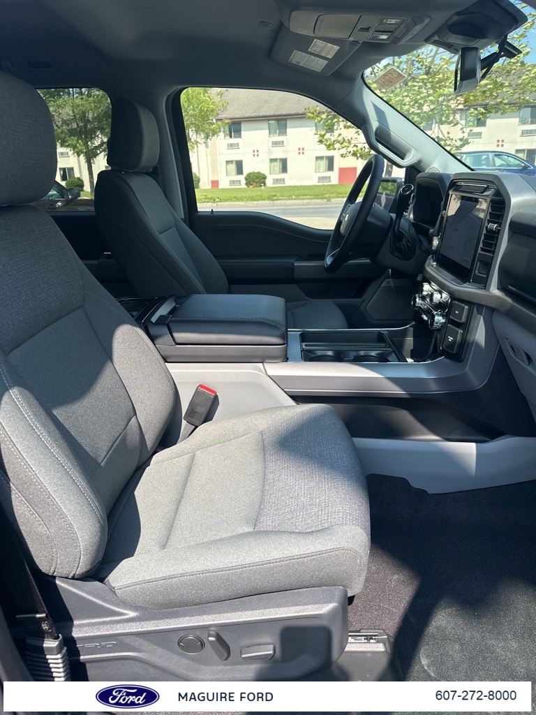 2025 Ford F-150 XLT photo 14