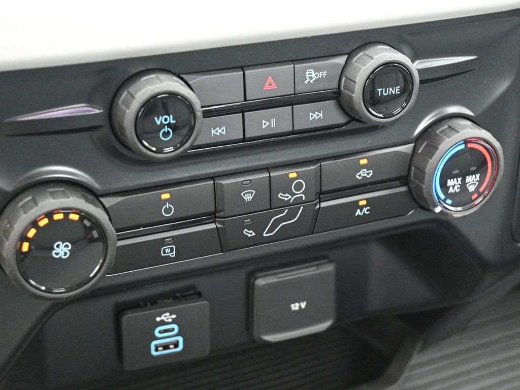 2025 Ford F-450 photo 14