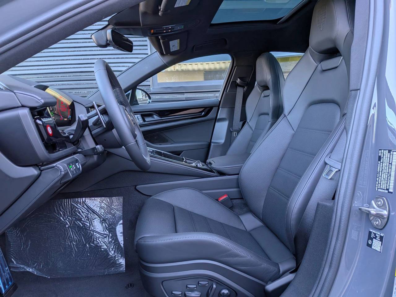 2026 Porsche Panamera E-Hybrid 4 photo 5
