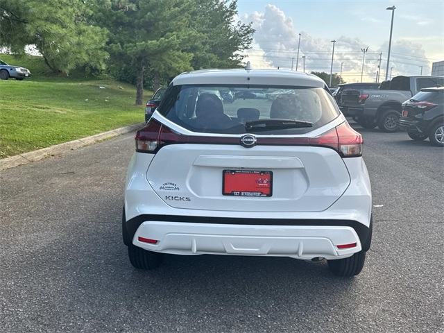 2025 Nissan Kicks Play S photo 4