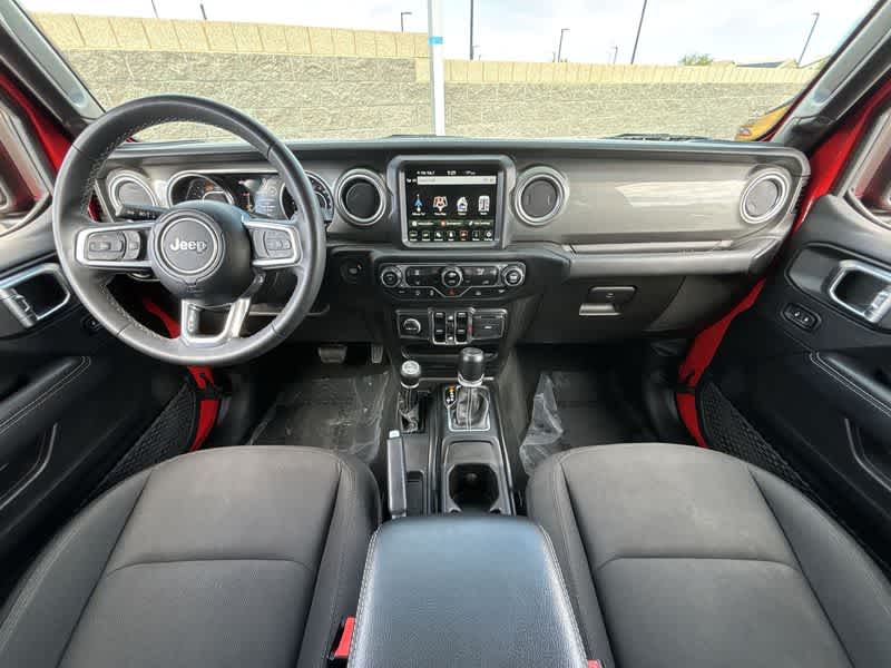 2023 Jeep Wrangler Sahara photo 13